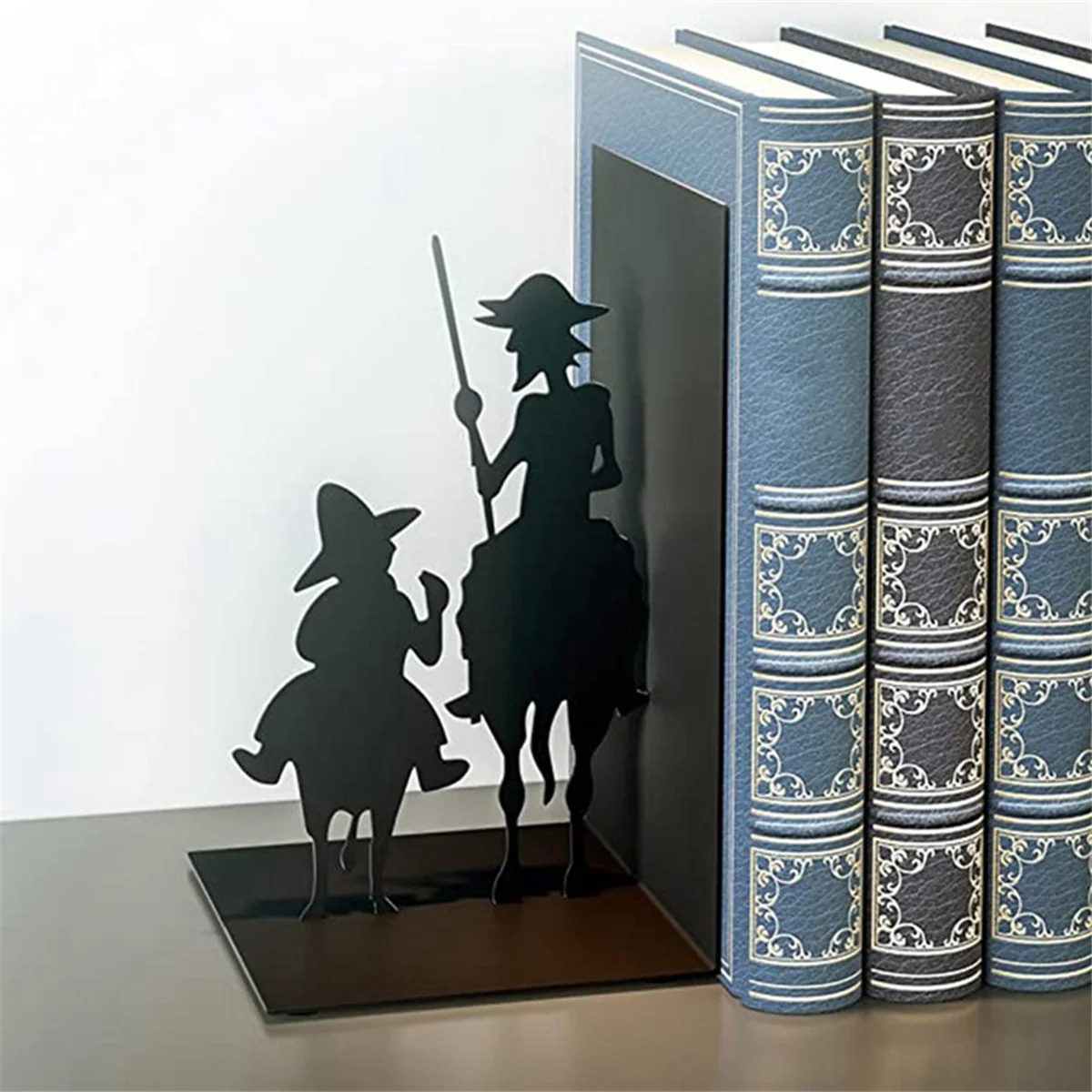 A Iron Figure Bookends Reading Book Support Retro Non-Skid Book Ends Stoppers for Shelves Home Office Desktop Decor