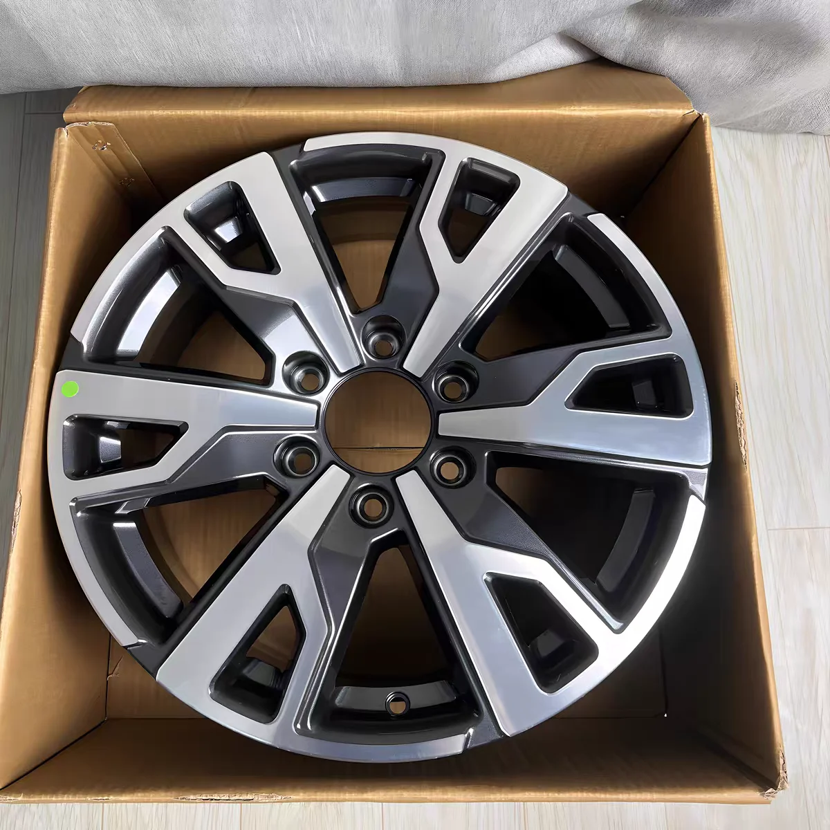 

Hot Sale New 18 Inch Aluminum Alloy Wheel Hub for Tank 300
