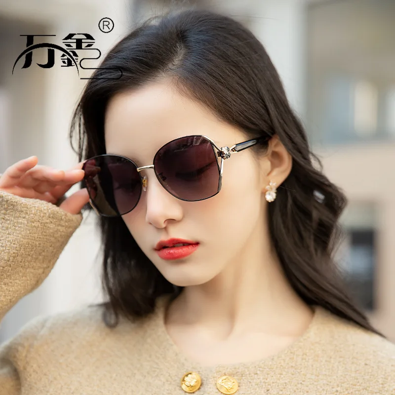 Women's Polarized Sunglasses2024New European and American Elegant Four-Leaf Clover Diamond Metal Sunglasses with Glasses Option