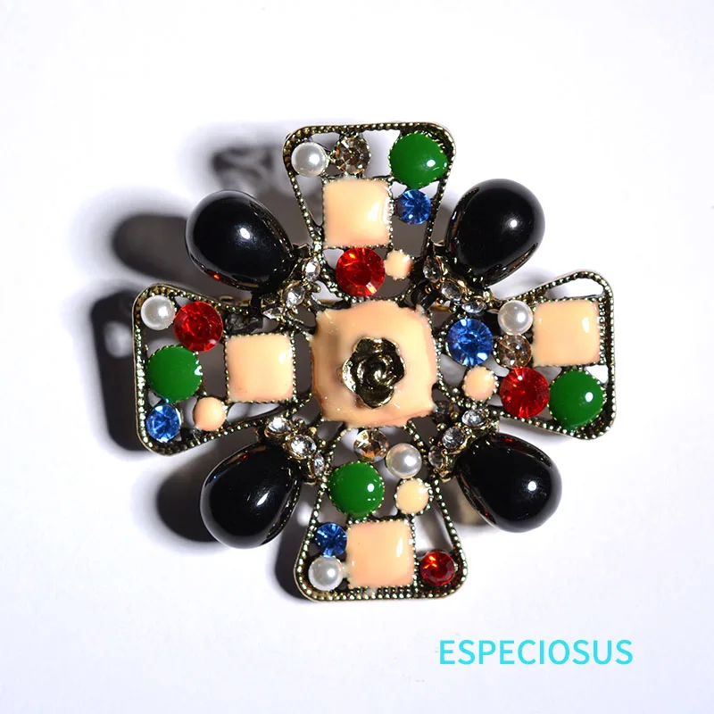 ReligIon Jewelry Elegant Cross Brooch Women Pearl Breast Pin Brooch Multi Color Church Garment Ladies Gifts Windcoat Accessories