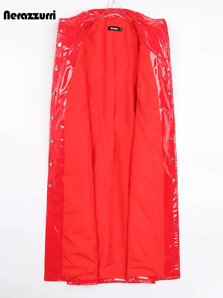 ฤดูใบไม้ร่วงยาวสะท้อนแสงสีแดงเงาหนัง Faux นุ่มสําหรับผู้หญิง Sashes Ruffle แขนปุ่มหรูหรา Emo ยุโรปแฟชั่น