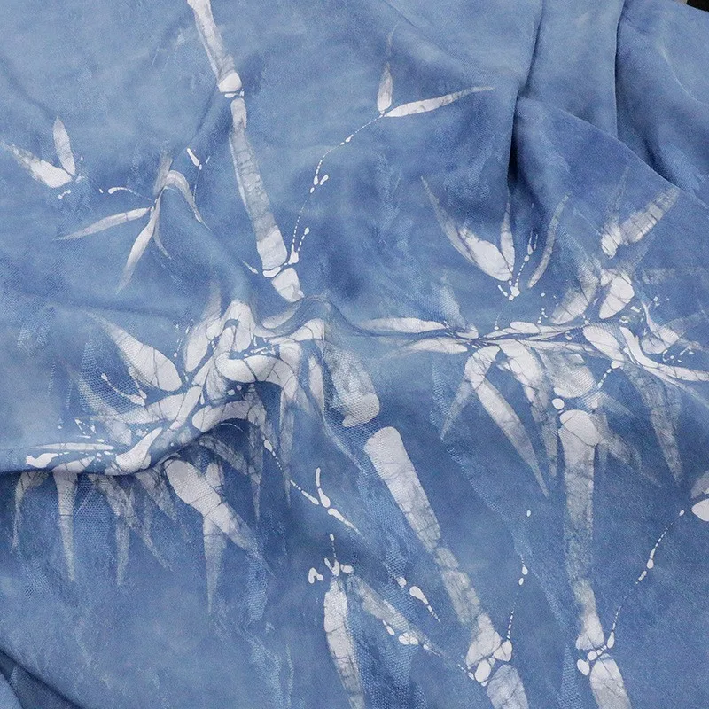 

Этническая группа Мяо, окрашенная в синий шелковая жаккардовая ткань для дизайнеров Чонсам Ханфу и платьев