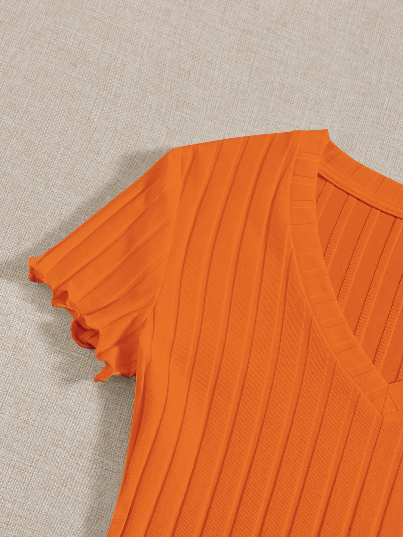 Neues kurzärmeliges, schmales T-Shirt mit V-Ausschnitt, sexy und vielseitiger, eng anliegender Jumpsuit. – Detail 4