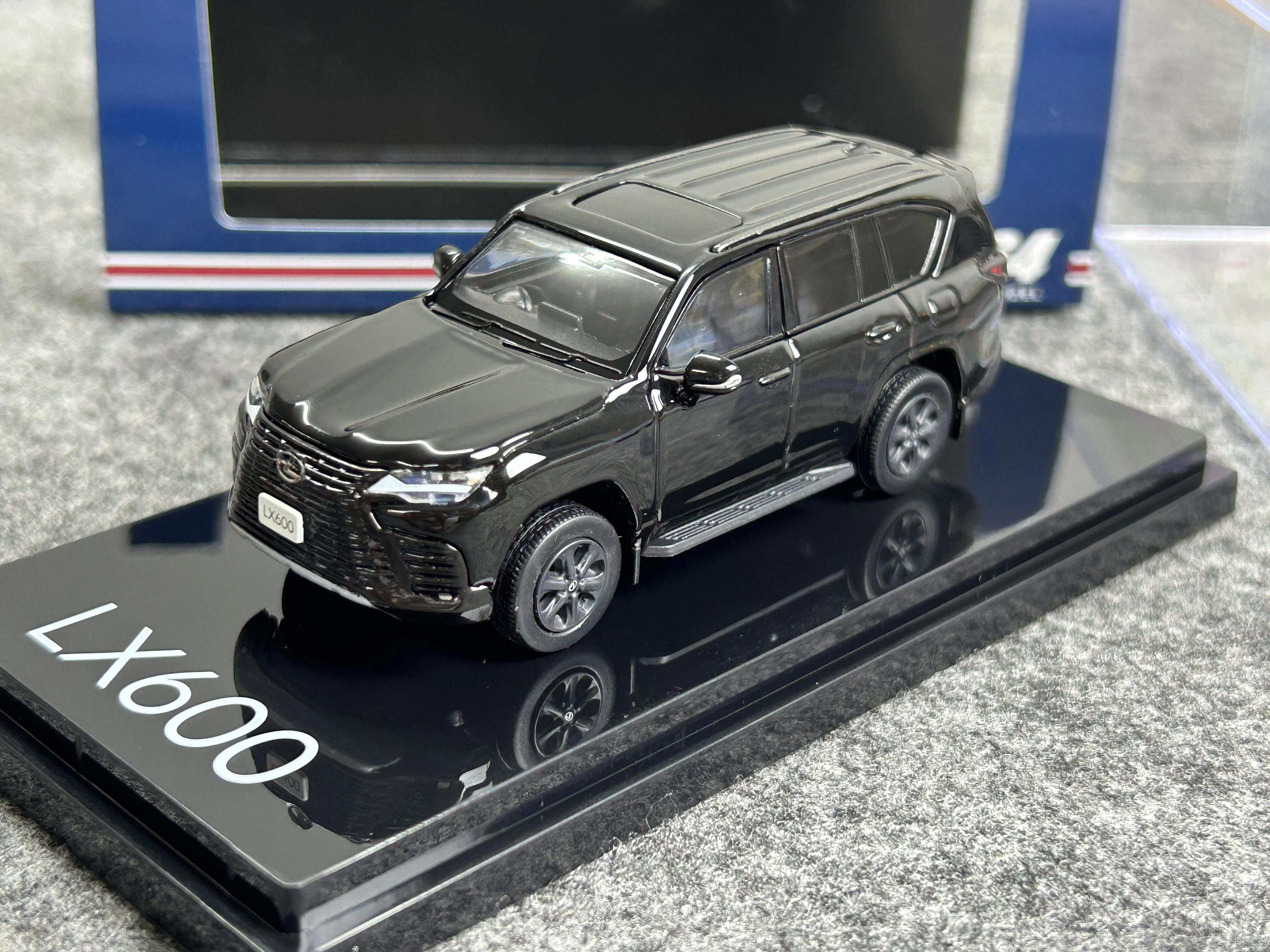 

Hobby Japan 1/64 Lexus LX600 Имитационная модель автомобиля из сплава