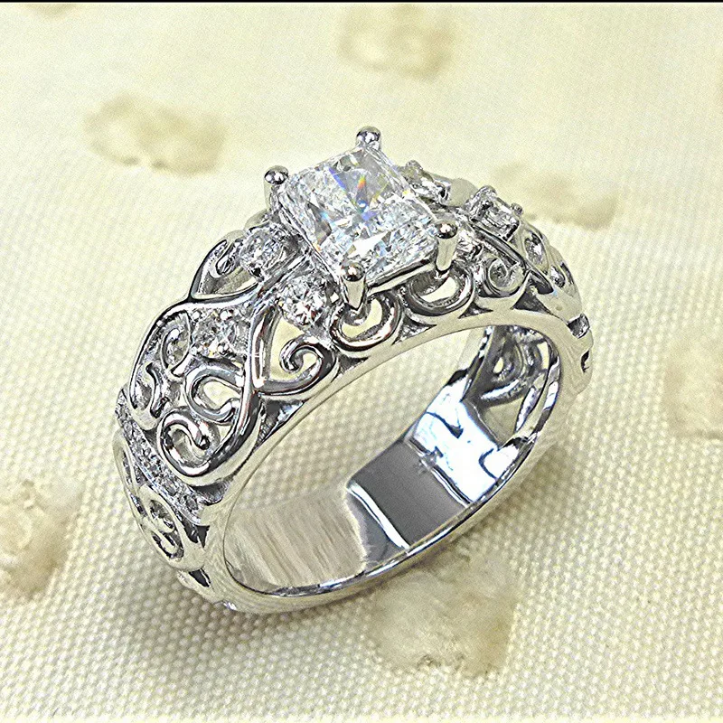 European and American Retro Palace Style Jewelry New Pattern Hollow Out Flower Creative Personality Zircon Women's Ring