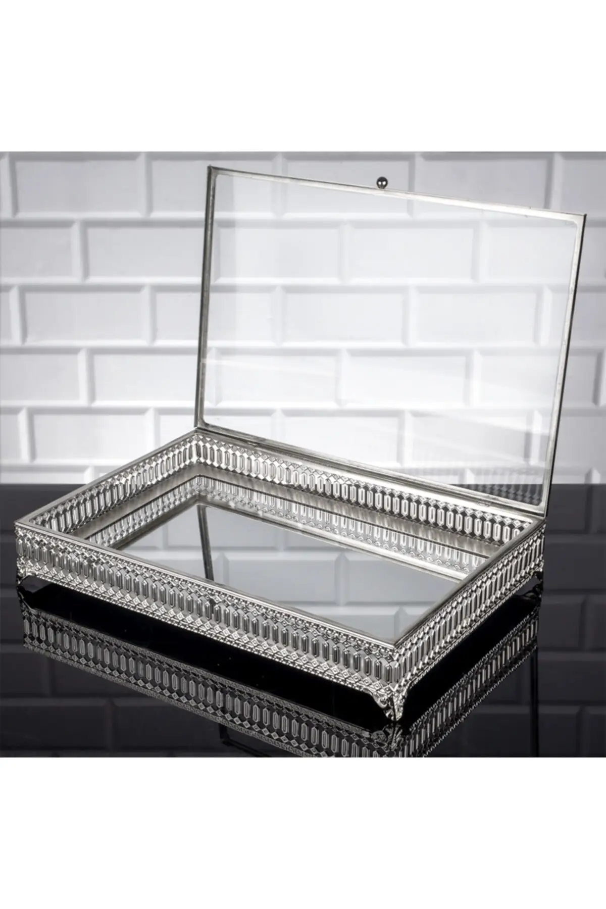 

Pearl rectangular presentation glass cup with glass lid chocolate and jewelry box large mirrored chest silver luxury 2022 tray Tea tray Tea tray