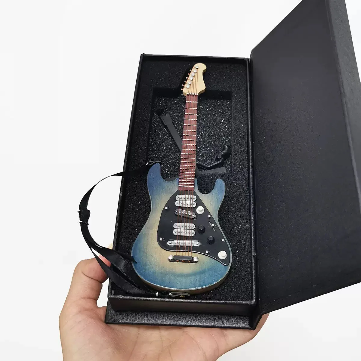 

Модель электрогитары в масштабе 1/6, 18 см, синий бас, металл, рок, подходит для 12 дюймов, подвижная кукла 18 см