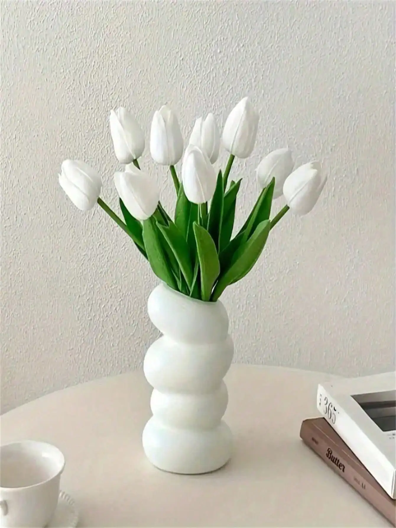 Ein Set aus 6 künstlichen Tulpen, geeignet für Heimdekoration und Tischdekoration bei Jubiläen (Vase nicht inbegriffen). – Detail 3