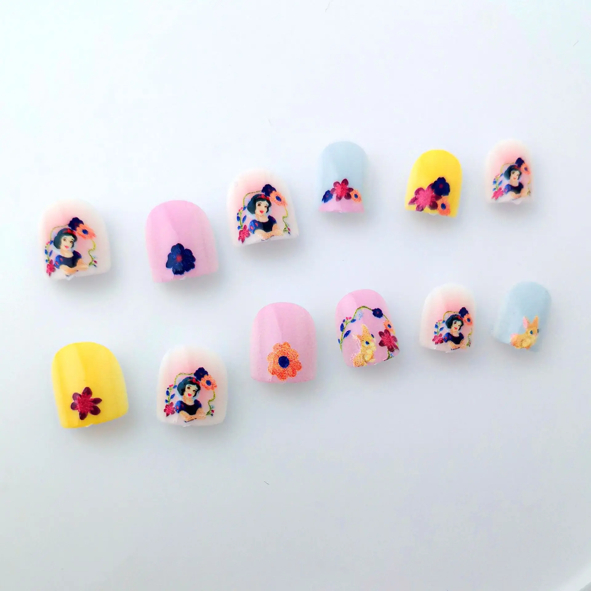 Miniso Disney dibujos animados ropa para niños tabletas de uñas Blancanieves eliminación de uñas parches de uñas regalo creativo parches de uñas