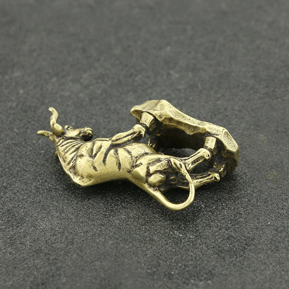 

1pc Brass Bullfighting Statue Desktop Ornament Vintage Cow Decor Home Office Shop Decoration Chinese Zodiac Cow Adornment Fine