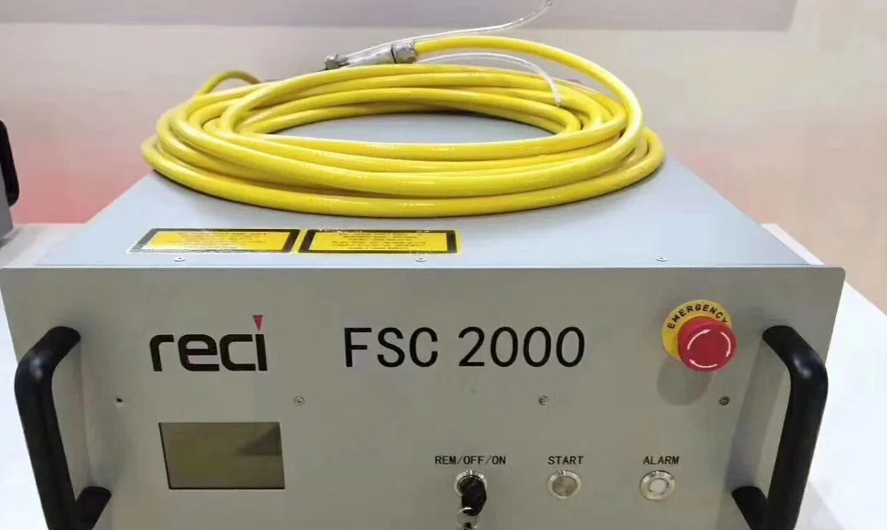 

Raycus 3kw 50um/100um Raycus Fiber La ser Optical Yellow Cable Ipg Cable Max High Power Energy Power Optic La ser Cable