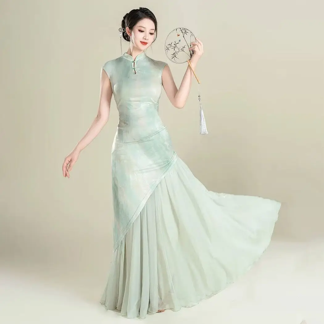 Nuevo traje de danza clásica, cheongsam estampado, atuendo de práctica de estilo chino con vuelo para exámenes y presentaciones artísticas.