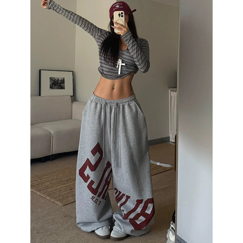 Women's Street Style Joggers Gray Relaxed Fit Wide Leg Sweatpants with Letter Graphic Print Vintage-Inspired Jazz Dancewear