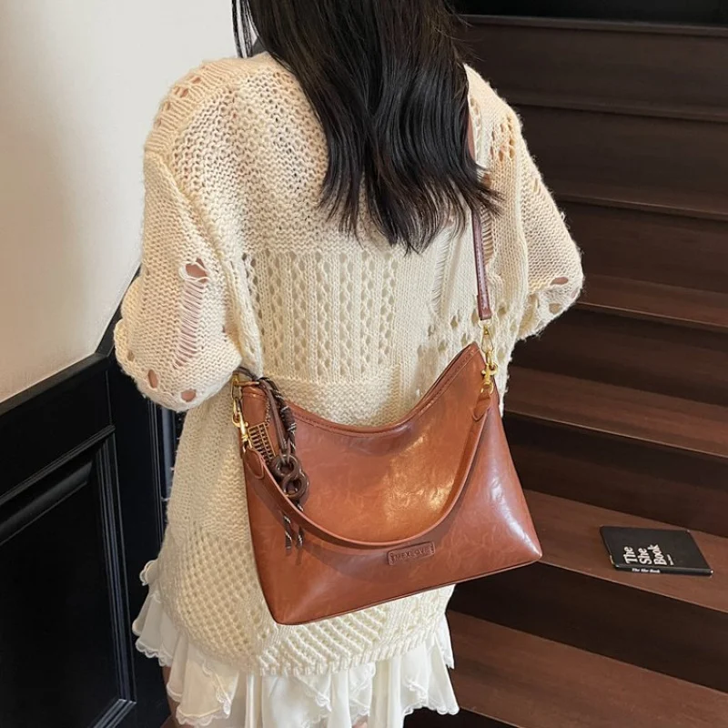 

Women's Crossbody-Bag Made Of Faux Leather Boasting Trendy Gibraltar High-End Spacious Soft Daily Look