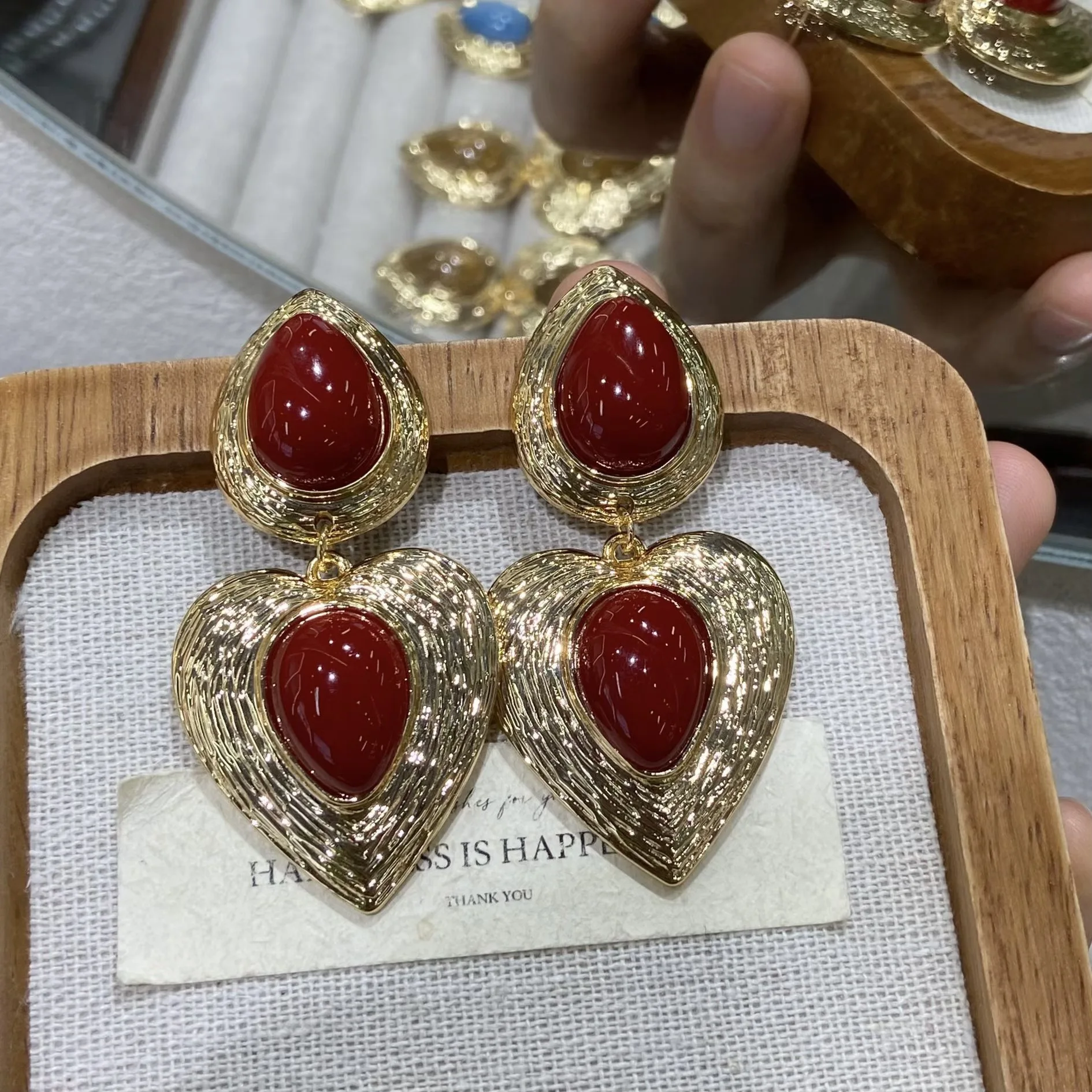 Vintage Textured Heart Drop Earrings Teardrop Inlaid Colorful Heart Dangle Earrings Statement Jewelry for Women Daily Wear