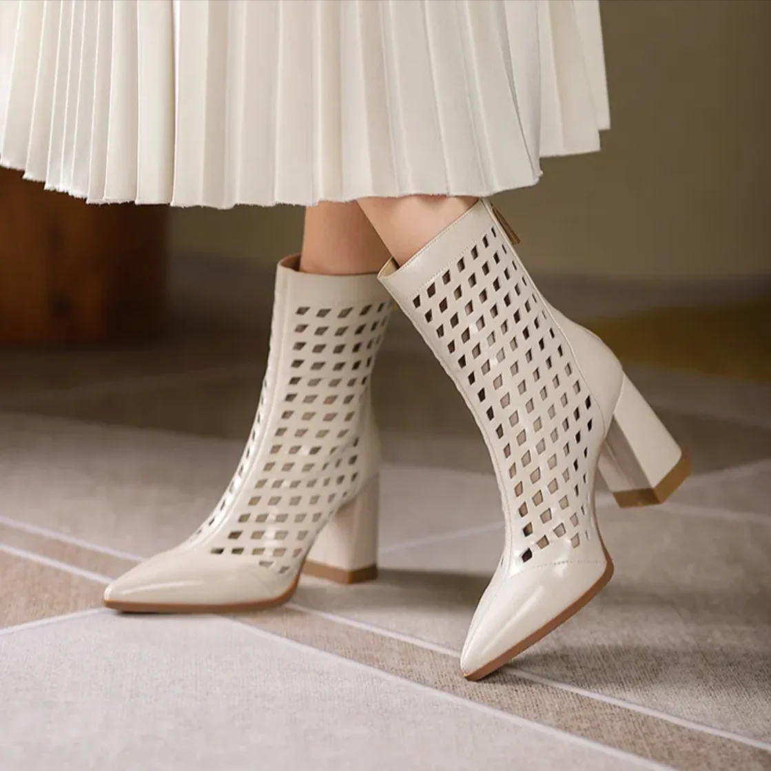 

New Summer Hollow-Out Women's Short Boots, Fashionable, Breathable and Comfortable, Back Zipper, Round Toe, Chunky Heel Sandals