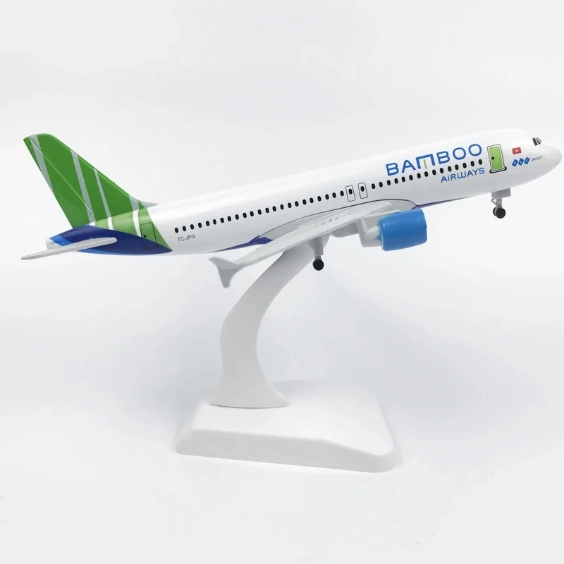 20CM Diecast 1:200 Scale A320 Vietnam Bamboo Airlines Model Alloy Aircraft Finished Product Hobby Souvenirs Collection Gifts