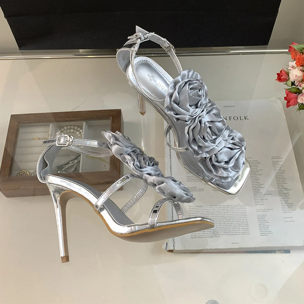 النساء النساء عالية الكعب الساتان زهرة مشبك الكاحل حزام الخناجر Strappy الكعوب ساحة المفتوحة تو متأنق تاريخ الحفلات مثير الصنادل