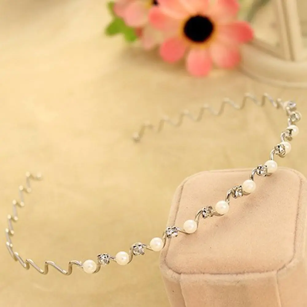 

Качественные свадебные украшения, цепочка на голову, блестящая повязка на голову, повязка для волос, черный, серебристый цвет для женщин, головные уборы, повязка для волос с жемчугом и кристаллами, металлическая волна