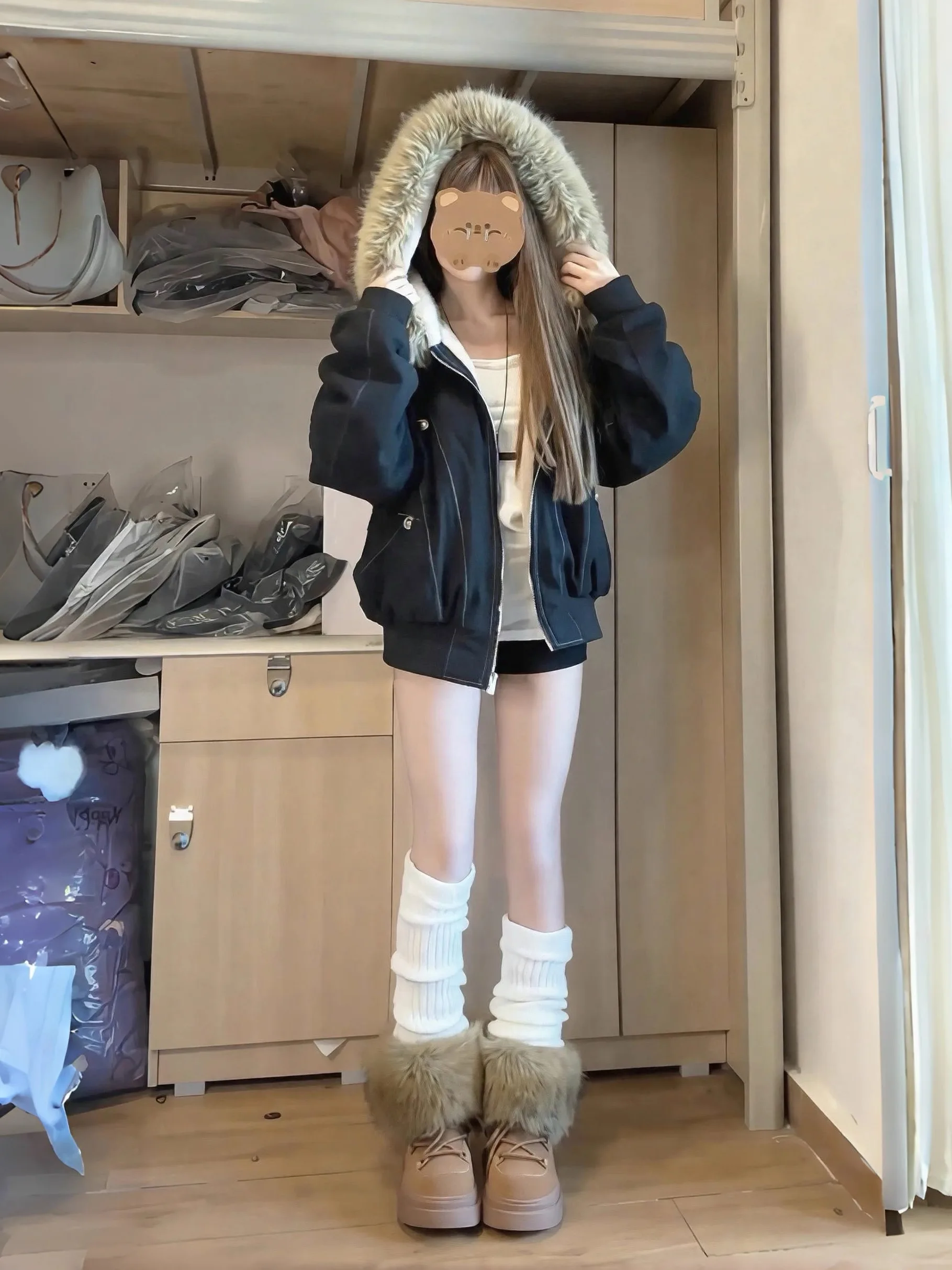 

American Sle Women's Winter Cotton Jaet ort Parka Coat with Fur Collar Regular Sve Long Zipper Closure Pure Color