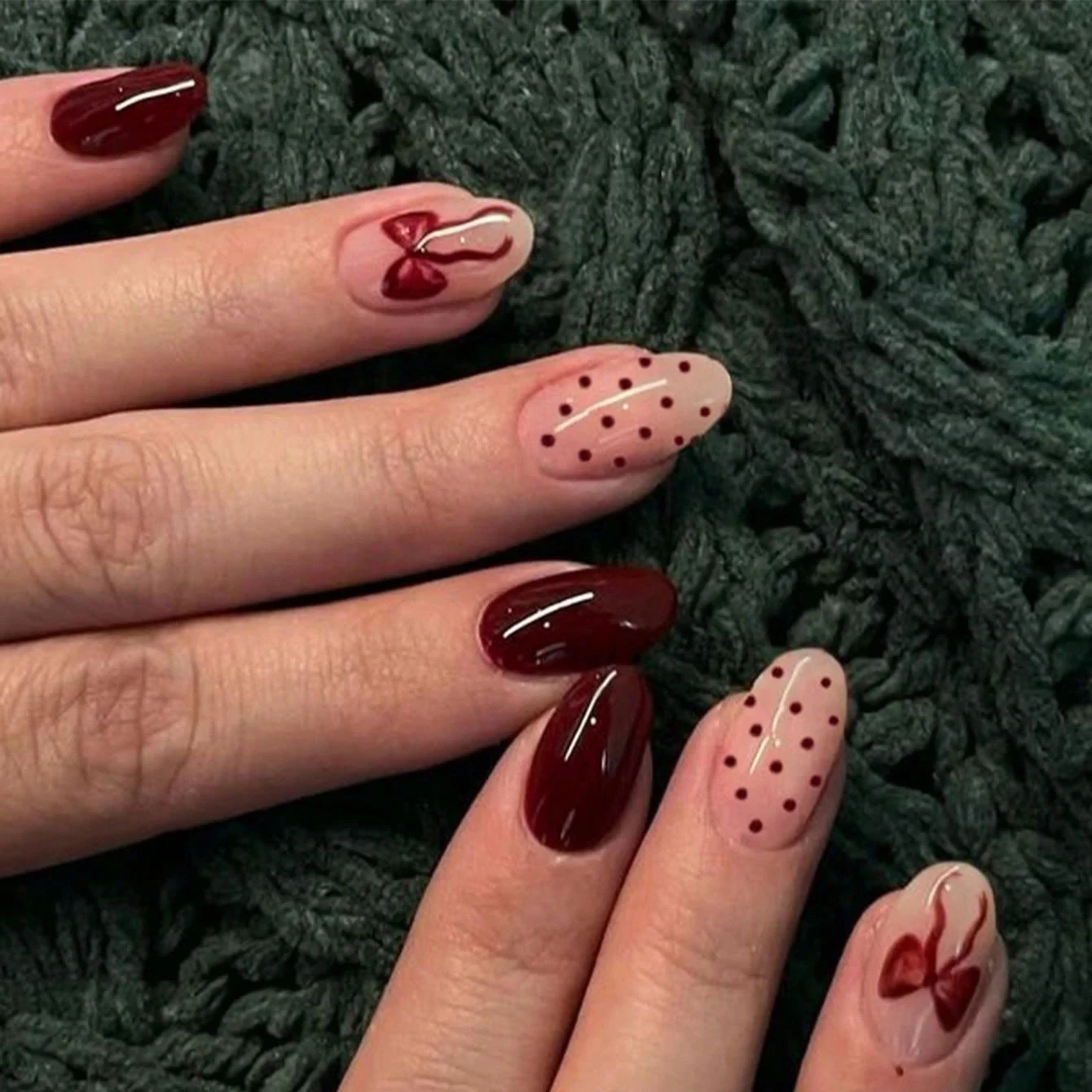 Faux ongles courts en forme d'amande, avec nœud papillon et petits motifs de points, en acrylique, pour la Saint-Valentin, 24 pièces/ensemble