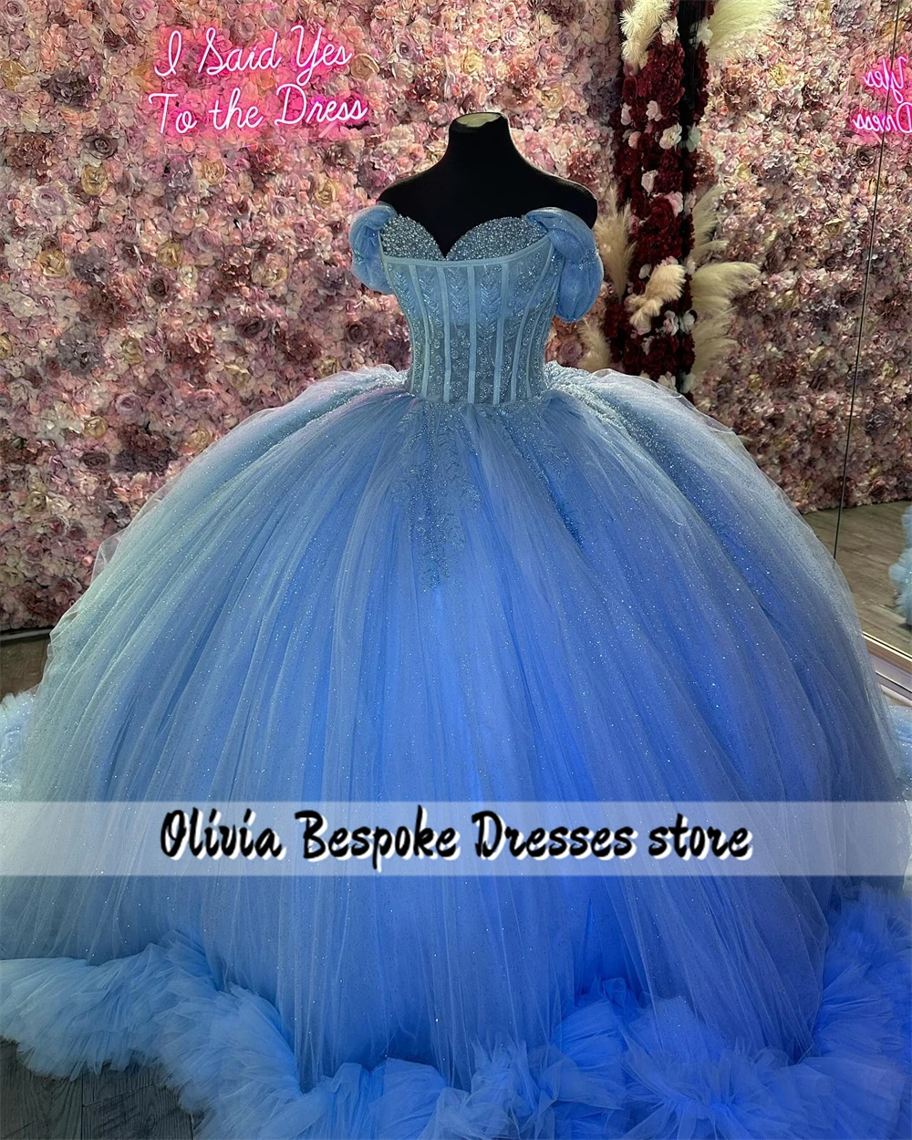 Glamorous Blue Tulle Ruched Train Quinceanera Dresses Wedding Ball Gown Beaded Applique vestidos de 15 años quinceañeras 2024