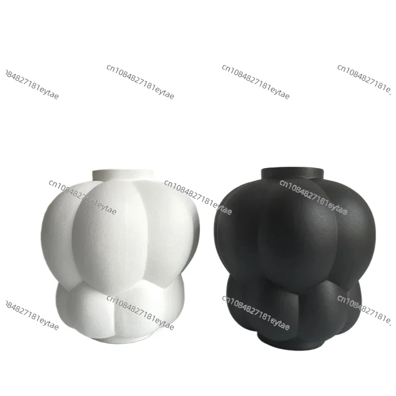 Grape-shaped black and white ceramic vase decorative ornament, creative Nordic dining table flower ware
