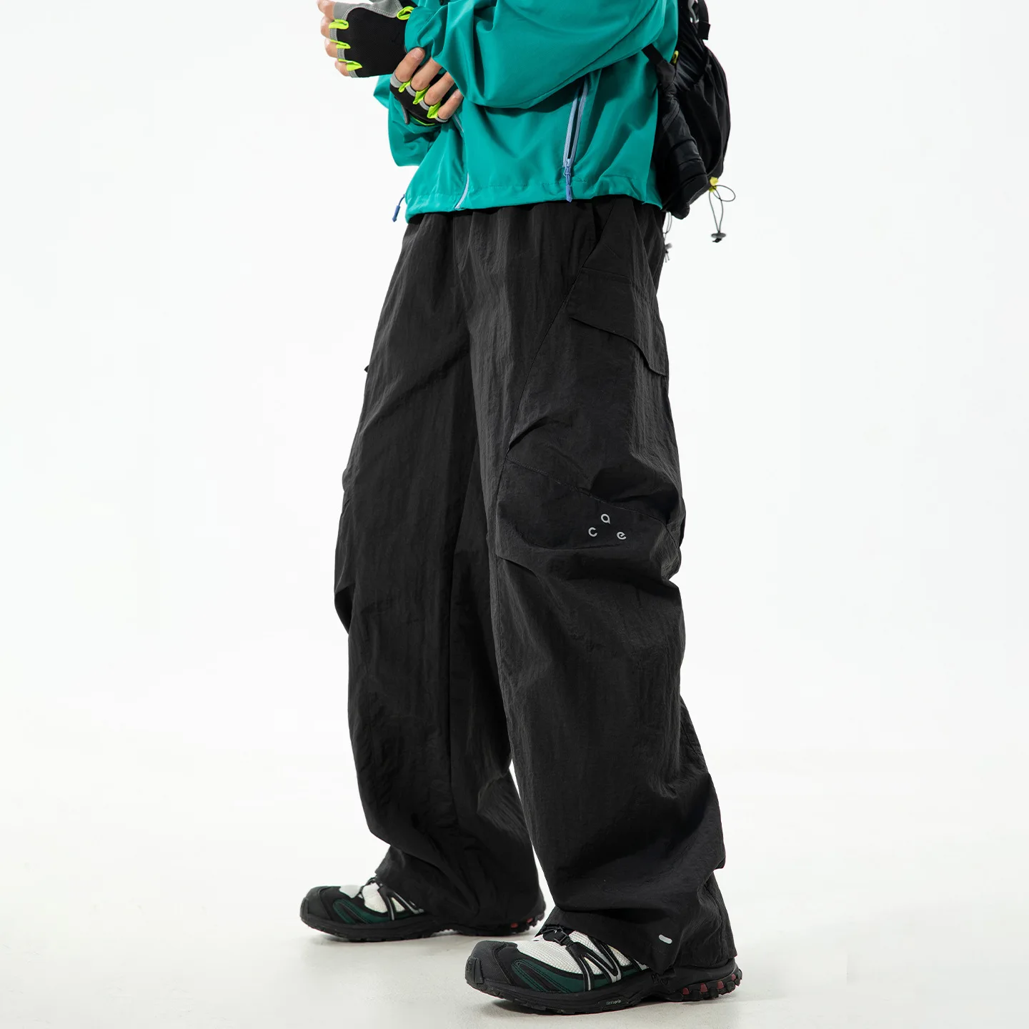 

Осенние новые модные мужские однотонные простые базовые брюки с несколькими карманами, повседневные модные свободные брюки-карго, мужская одежда, брюки