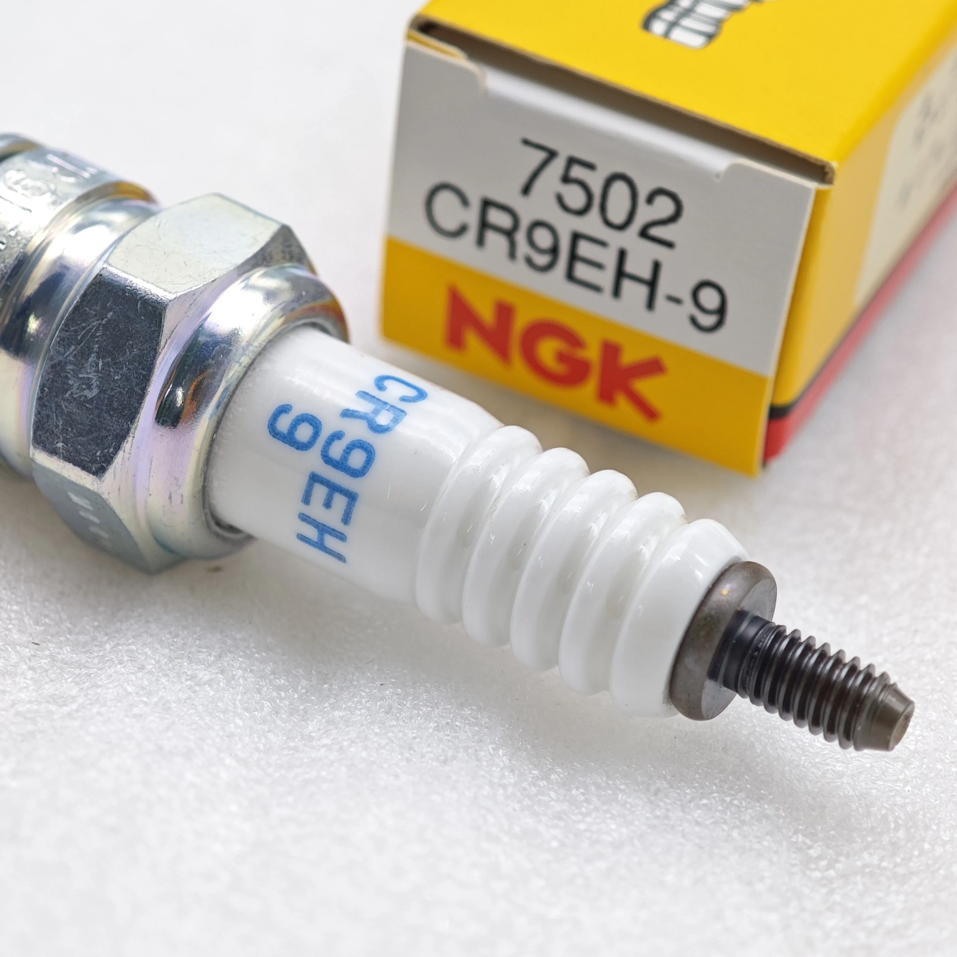 NGK 4 PCS CR9EH-9 7502 Nickel Alloy Spark Plug Compatible With Honda CB400 VTEC, CBR250 MC19/22, CBR650F, Hornet 250/600