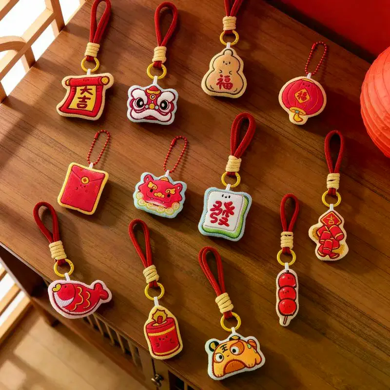 Porte-clés pendentif en peluche, mascotte de nouvel an, dessin animé mignon, poupée en peluche rouge festive, sac à dos, pendentif, bijoux, accessoires, jouet cadeau