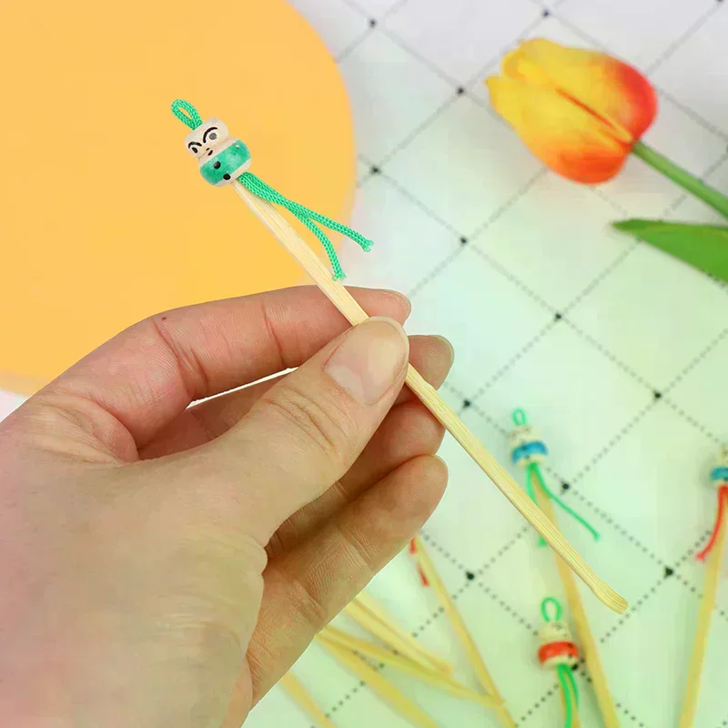 10pcs/lot Cartoons Cute Mini Doll Ear Picks Wood Bamboo Ear Picks Wax Remover Cleaner Ear Care Tool Random Color Hot Selling