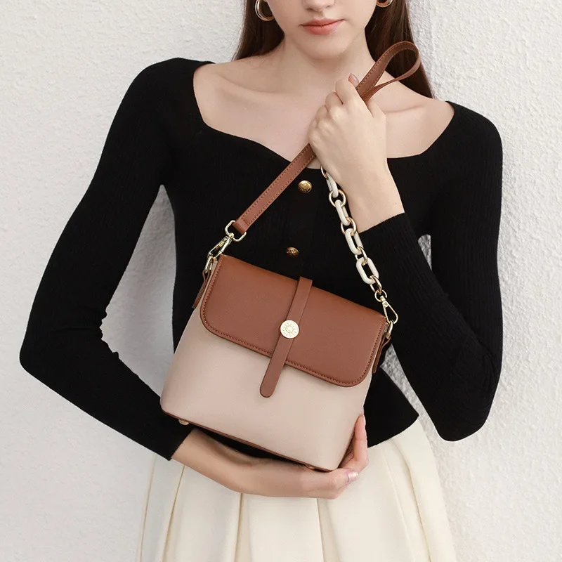 

2024 new messenger bag women's summer versatile leather small bucket bag women's shoulder women's bag