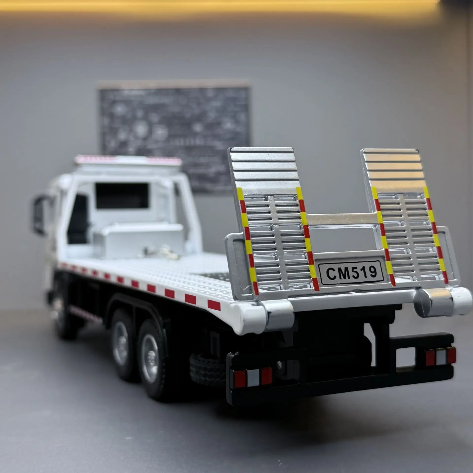 Camion à plat de sauvetage sur route 1:32, modèle à benne basculante en alliage, jouets moulés sous pression, portes de voiture, son ouvert, lumière, véhicules à tirer, cadeaux amusants pour enfants