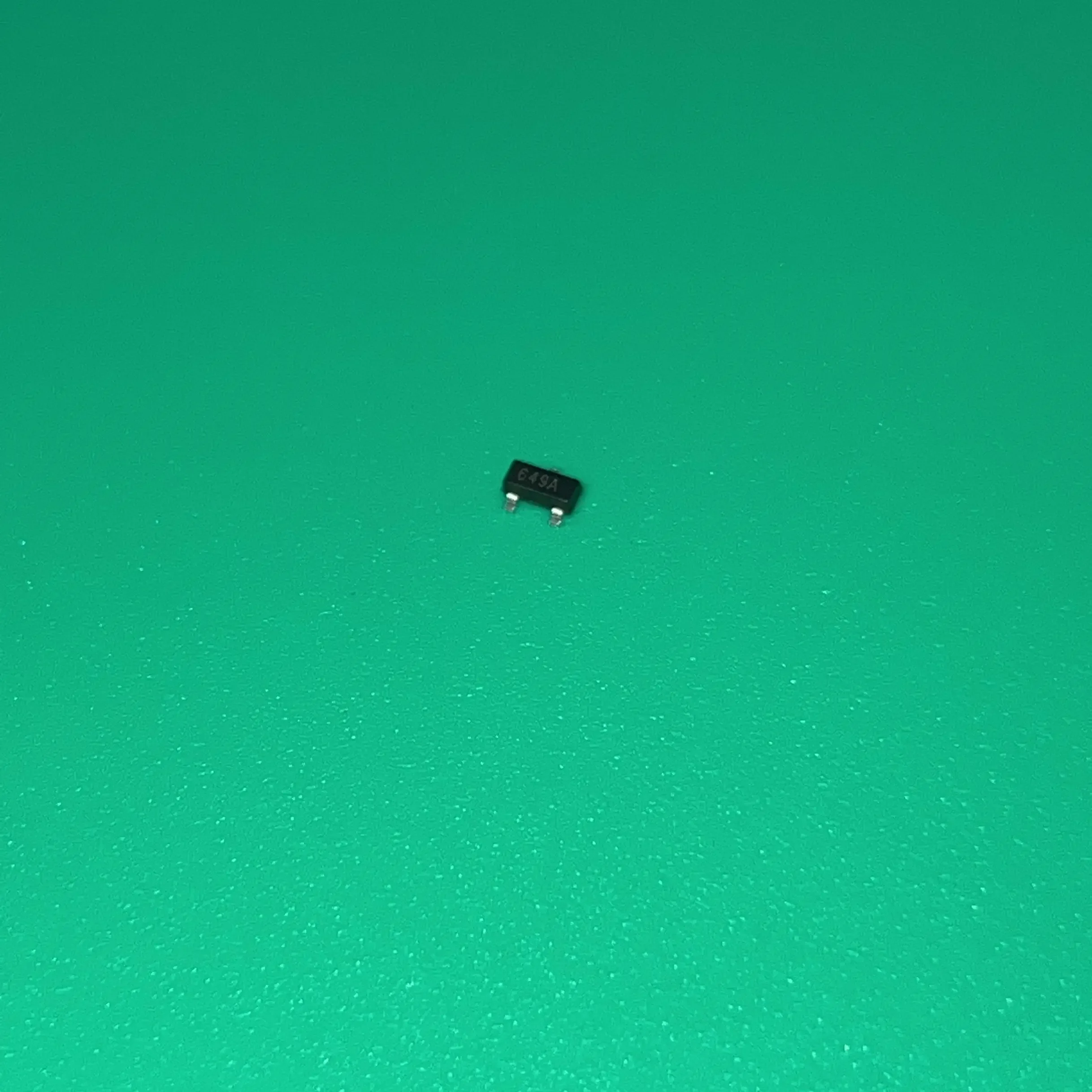 Transistor FSB649: Evaluación Detallada y Uso Práctico en Circuitos de Control de Motores