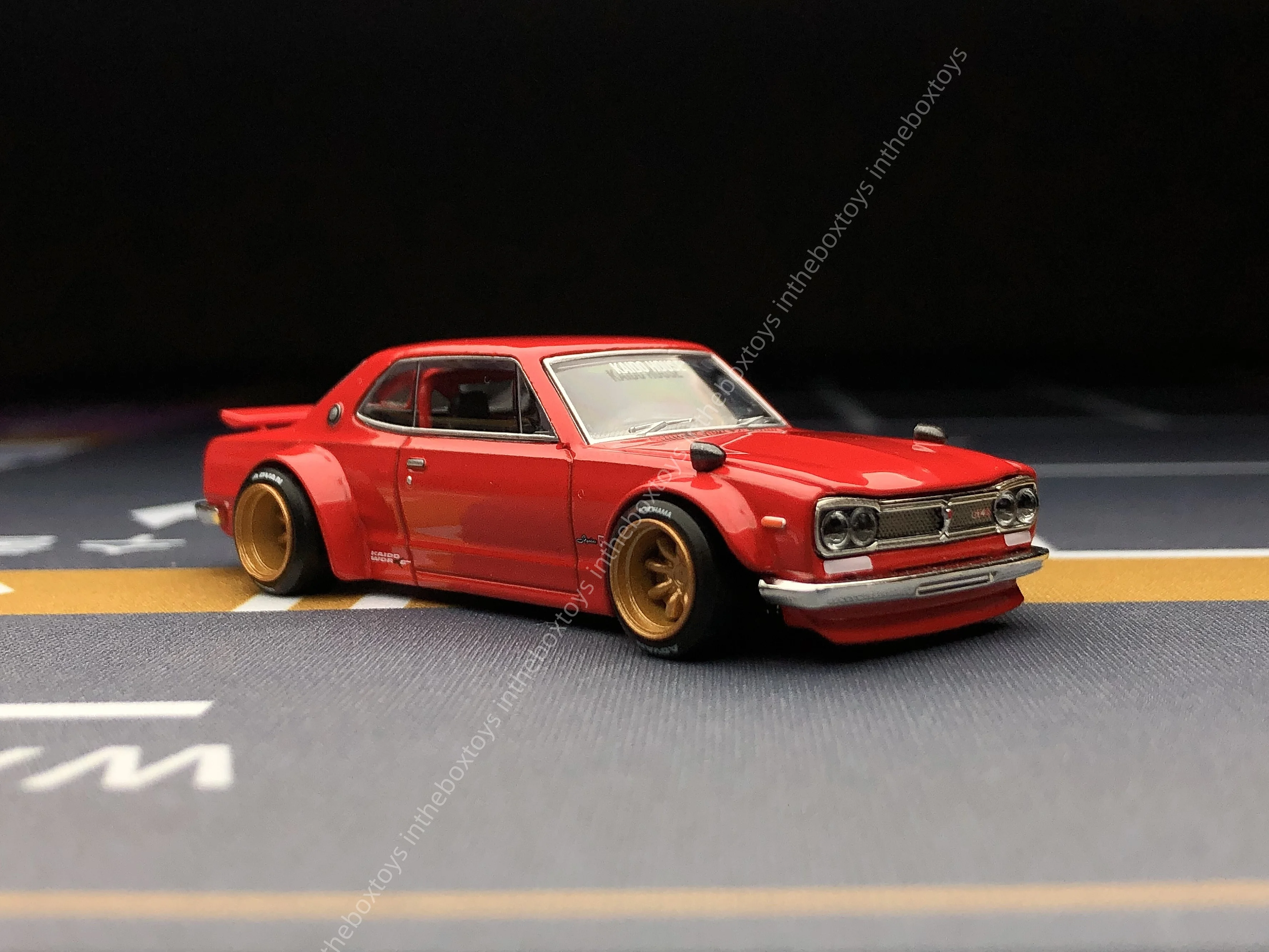 

Kaido House x MINI GT 1:64 Skyline 2000GT-R (KPGC10) Street V1 Car Diecast Model Car
