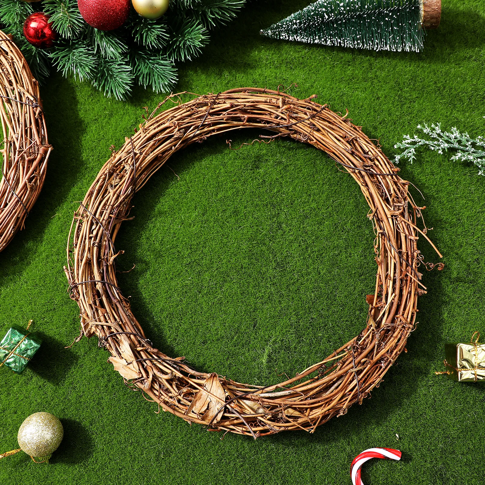 

4 Pcs H made Wreath Unique Design Fall Front Door Decor Autumn Grape Vine Safe Materials Plain Wreaths Outdoor