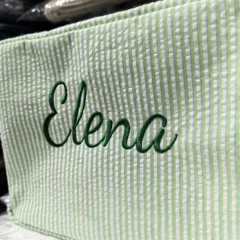 New Personalized Name Seersucker Toiletry Bag Custom Embroidered Name Monogrammed Cosmetic Bag for Women Travelling Makeup Bags