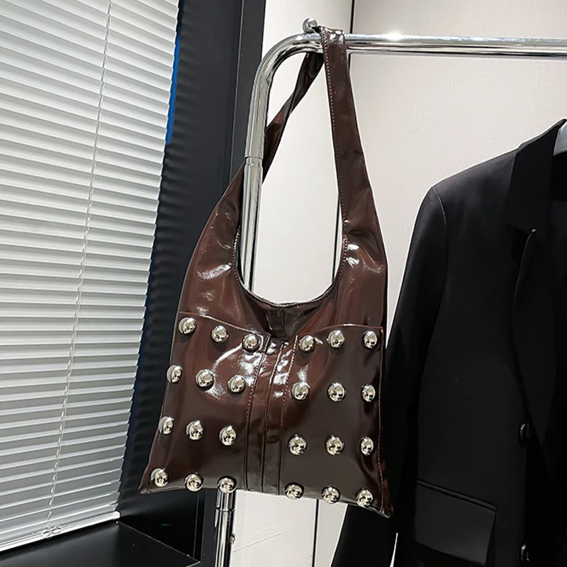 

Small Round Bead Shoulder Bag High-grade Rivet Niche Design Light Luxury Brand Unique Commit Large-capacity Women's Underarm Bag