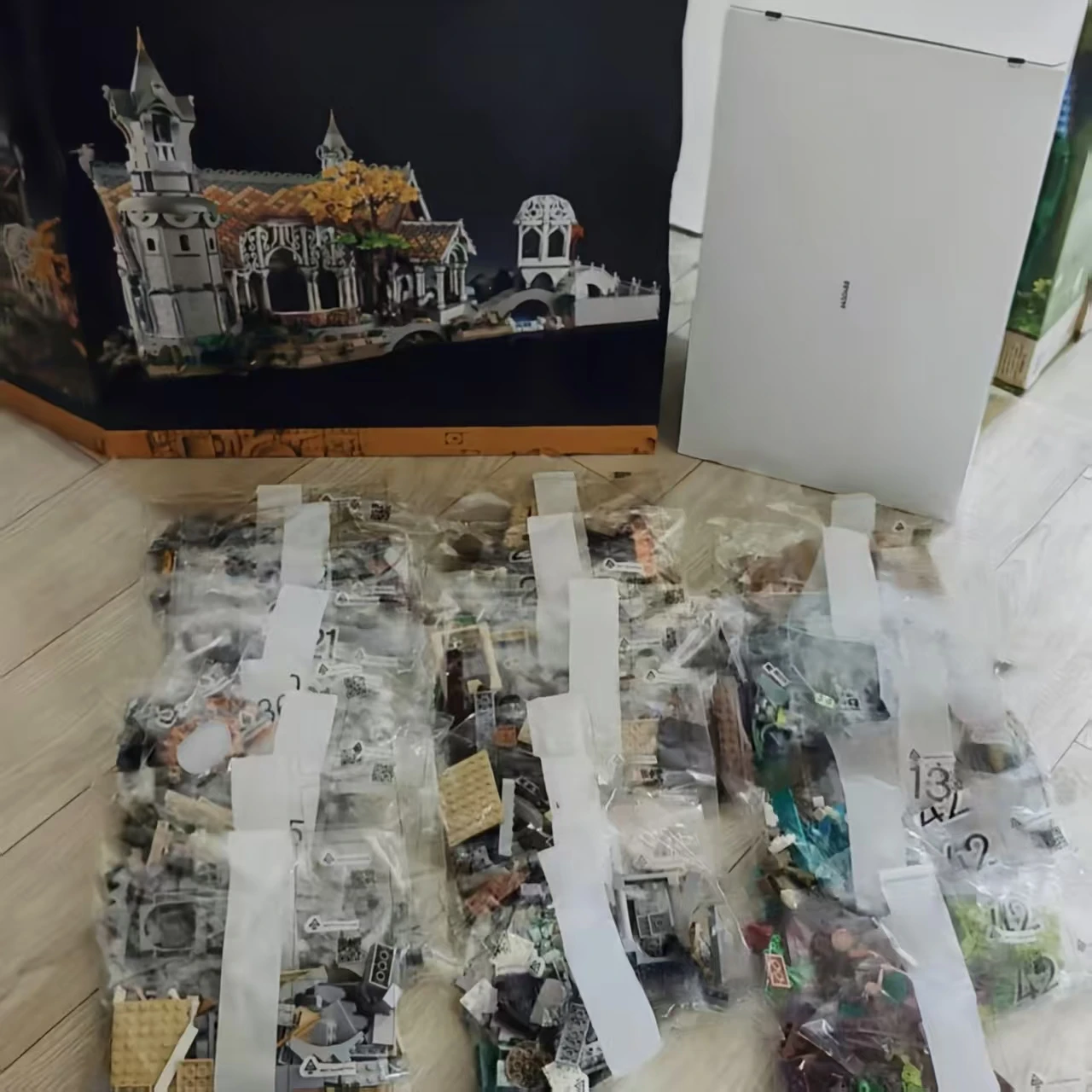 6167 piezas Juguete de moda: Bloques de construcción de la película Elven Sanctuary Mystical Valley Street View, Modelo de Mansión, Regalos de Navidad y Cumpleaños