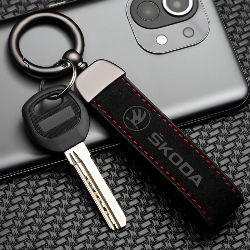 Luxury Leather Car Keychain Auto Logo Keyring Accessories Women Men Gifts For Skoda Yeti VRIS Octavia a5 a7 Karoq Kamiq Fabia