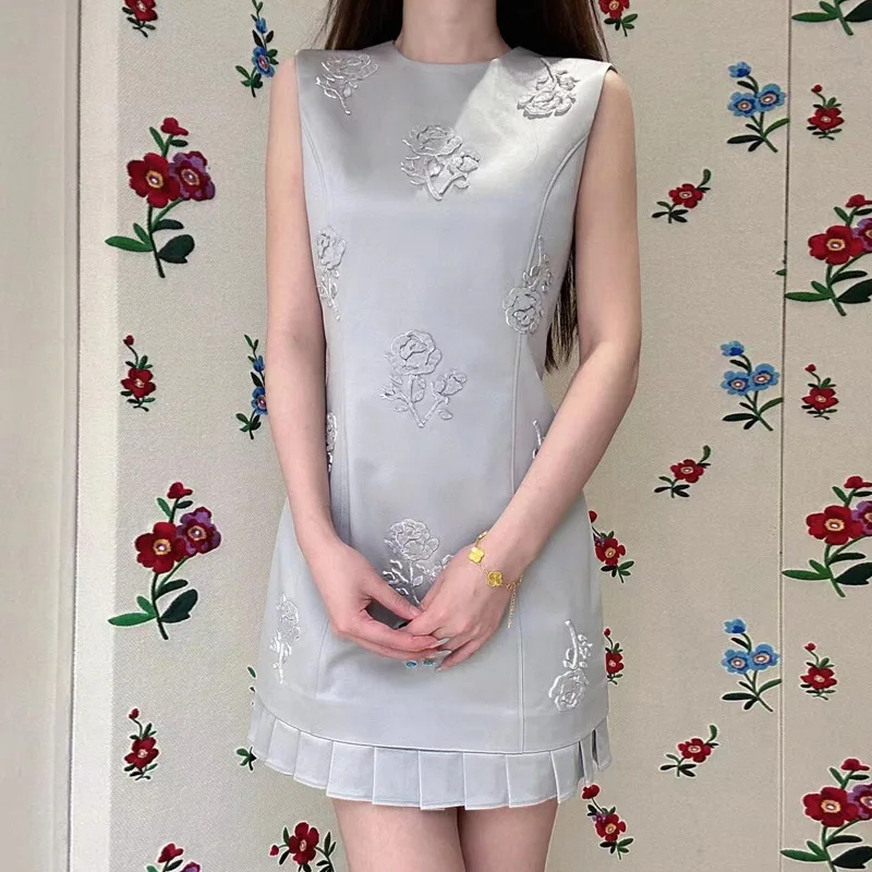 허리 조임 디자인과 3D 플로럴 패치워크 라운드 네스벨 베스트 스커트 하이웨이스트 A라인 가을 시즌 베이직 슬레