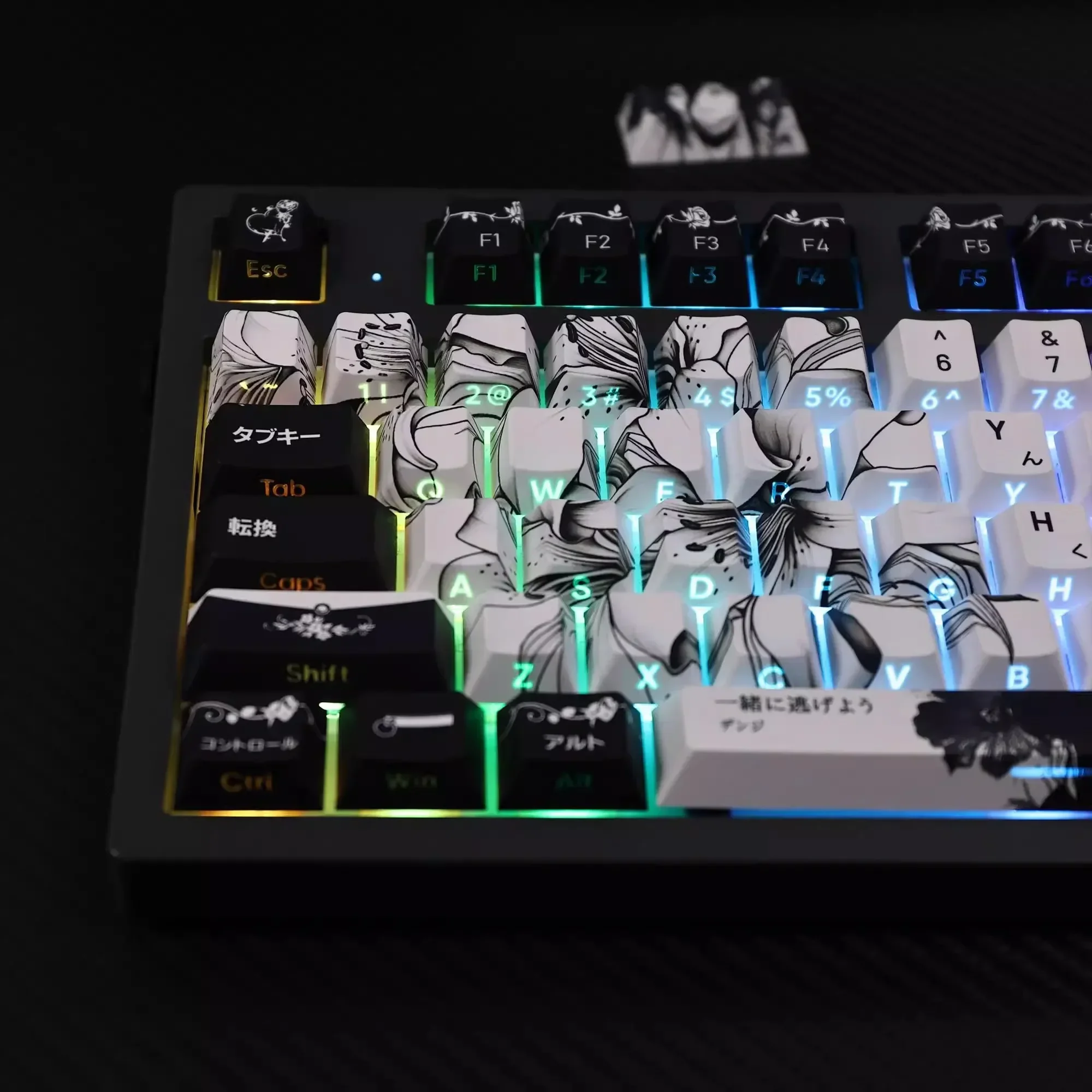 REZE أبيض أسود أنيمي موضوع كيكابس الكرز الشخصي مخصص PBT صبغ التسامي ل Mad 60he Aula Win60 Wooting60 لوحة المفاتيح