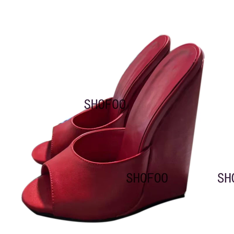 

SHOFOO Сексуальные женские тапочки на высоком каблуке. Красные кожаные тапочки. Тапочки на танкетке высотой около 15 см. Повседневная обувь для показа мод.