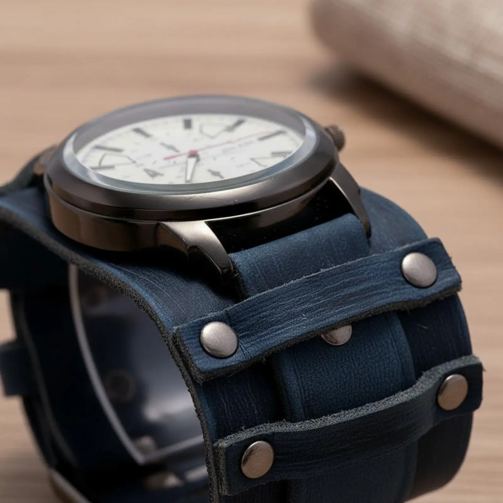 Retro Leather Wristwatch Vintage Inspired Punk Design Cuff Watch Fashion Accessory Precise Timekeeping for Live Music Events