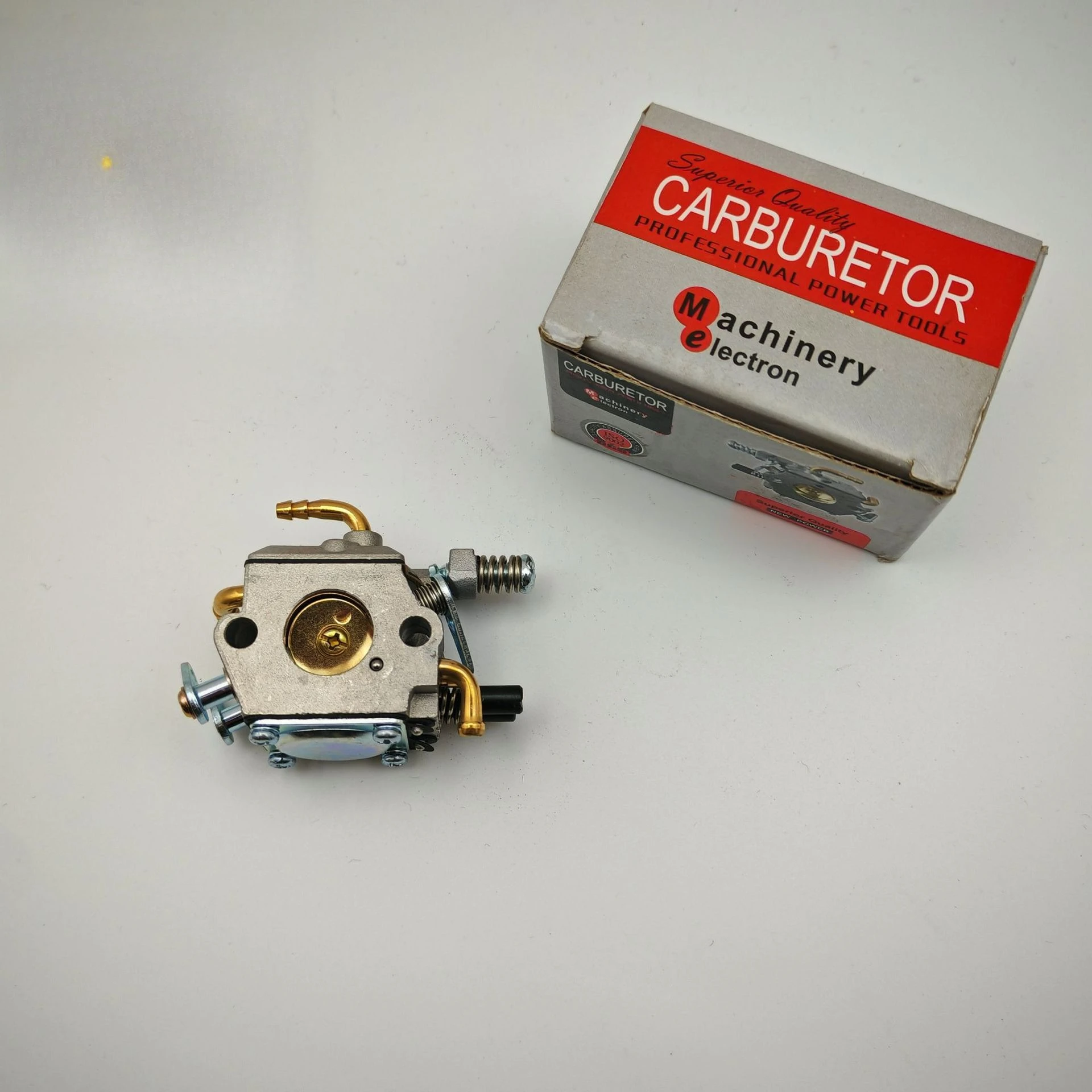 

Подходит для бензопил 52/58, четырехтактный карбюратор, высокомощная бензопила, четырехтактный карбюратор с чистым масляным охлаждением, универсальный.