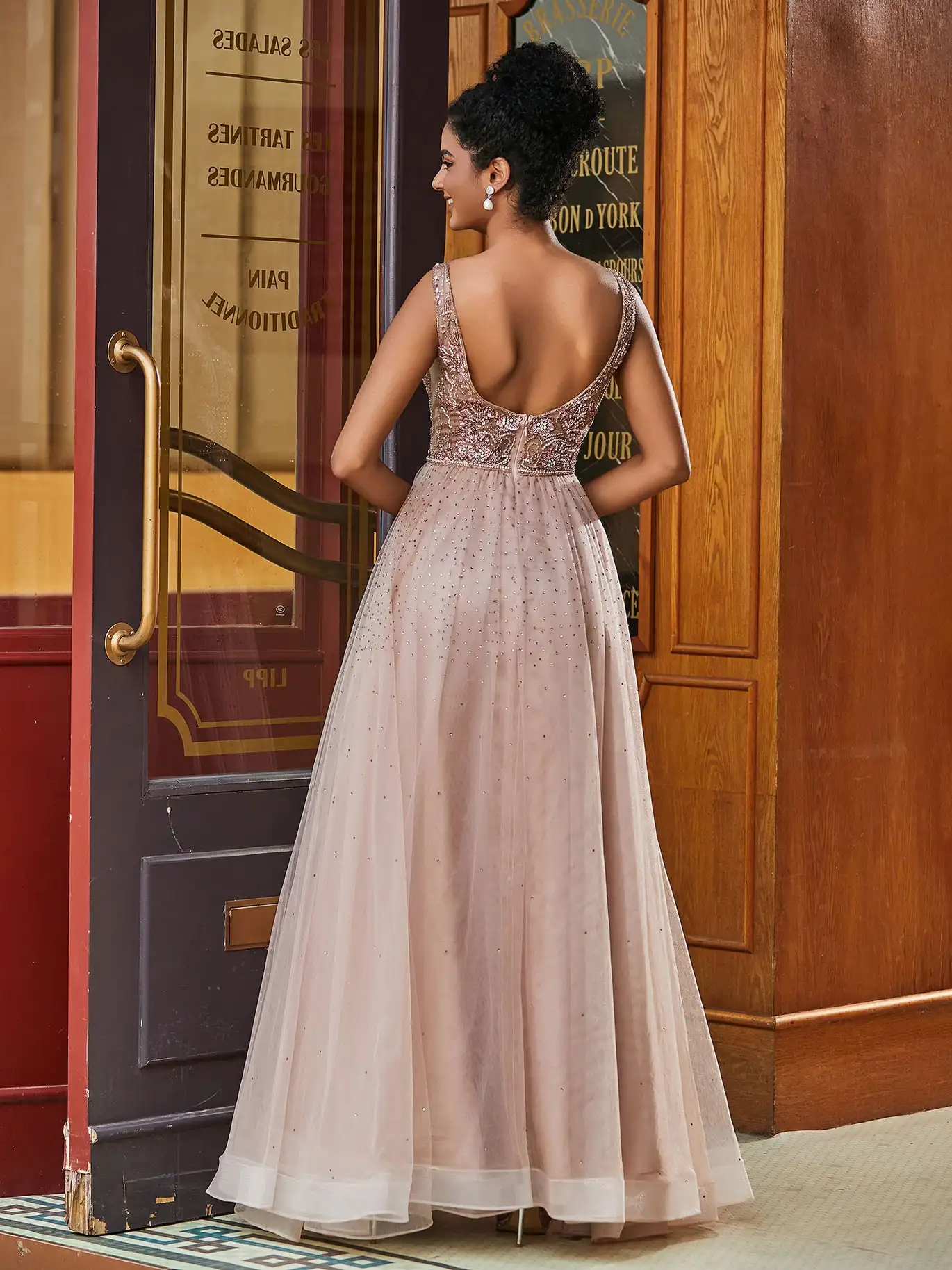 Illusion Neck Beads A-Line Tulle Prom Dress Dusty Rose Spaghetti Straps Wedding Dress Pleated Floor length Guest Evening Gown