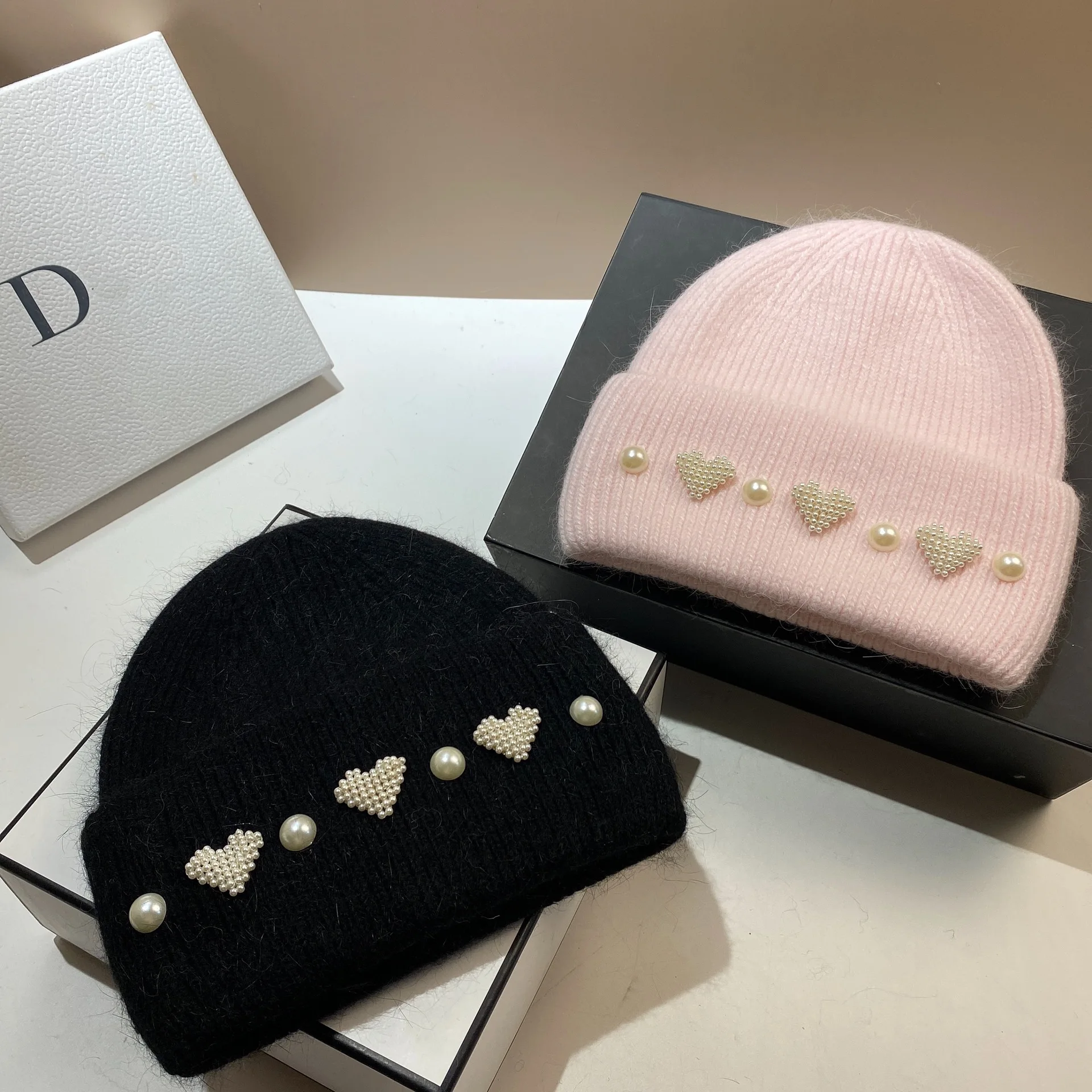 Designer Brand Love Heart Pearls Rabbit Fur Knitted Hat Women Winter Warm Hats Fashion Lady Ear Protection Beanie Wool Skullies