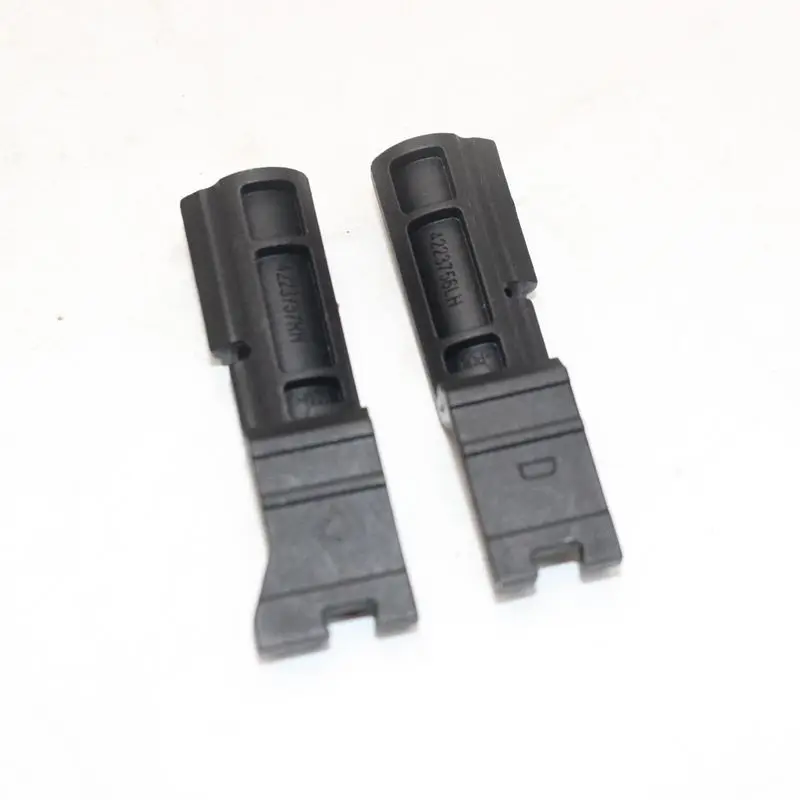 1pc For Jaguar XJL Sunroof Roller Shutter Clip, Sunroof Sunshade Track Clip