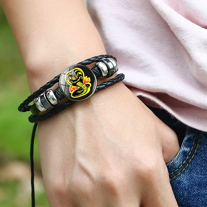 Animatie Cobra Kai Lederen Armband Karate Film Glas Snap Gesp Sieraden Multilayer Retro Handgeweven Armband Mannen Cosplay Gift