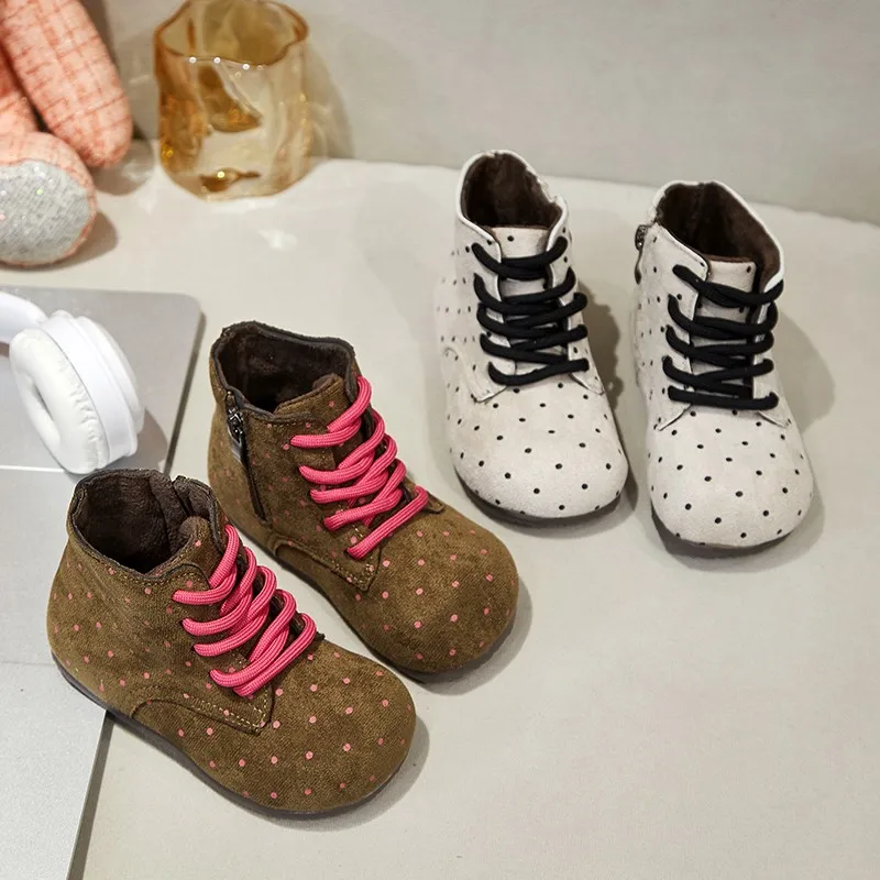 

Новинка зимы 2024, кожаные ботинки для маленьких девочек, трендовые детские повседневные ботинки, модные детские школьные ботильоны с принтом в горошек